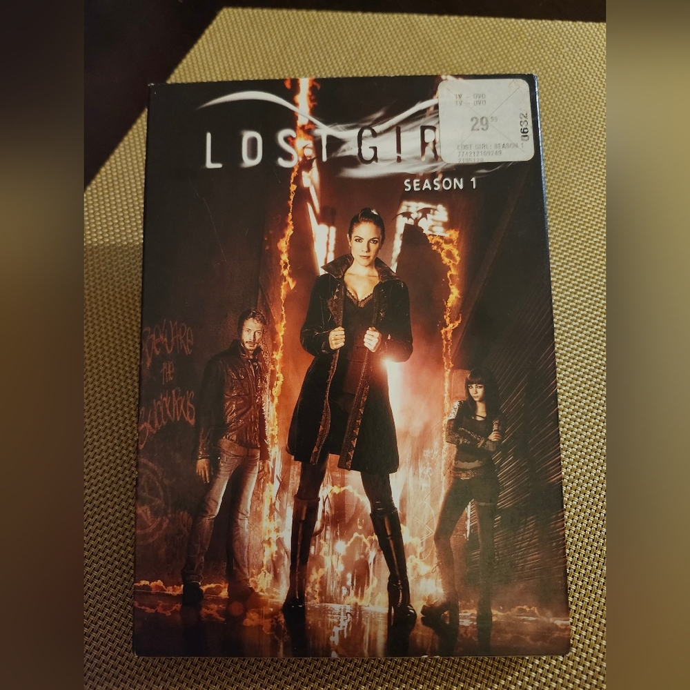 Lost Girl - season 1 on DVD